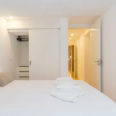 Live Like A Local, 5 Star Apartment, By With A View Appartement *